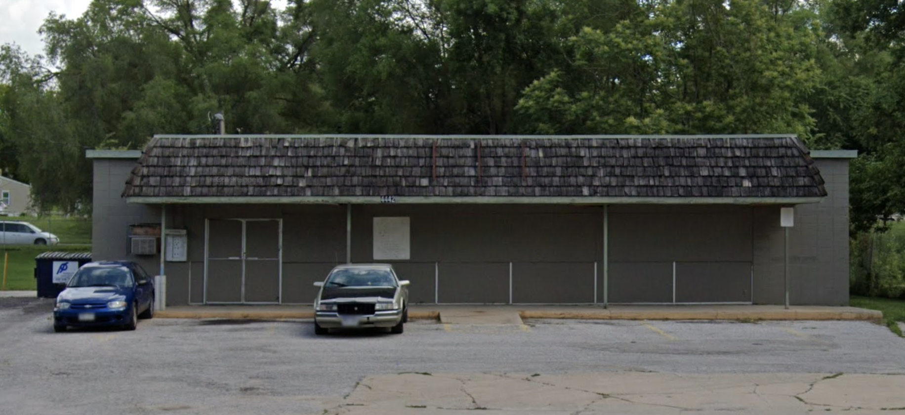 This building at 4222 Redman Avenue in North Omaha, Nebraska, was Kwik Shop #606 from 1971-1982. Today its empty.